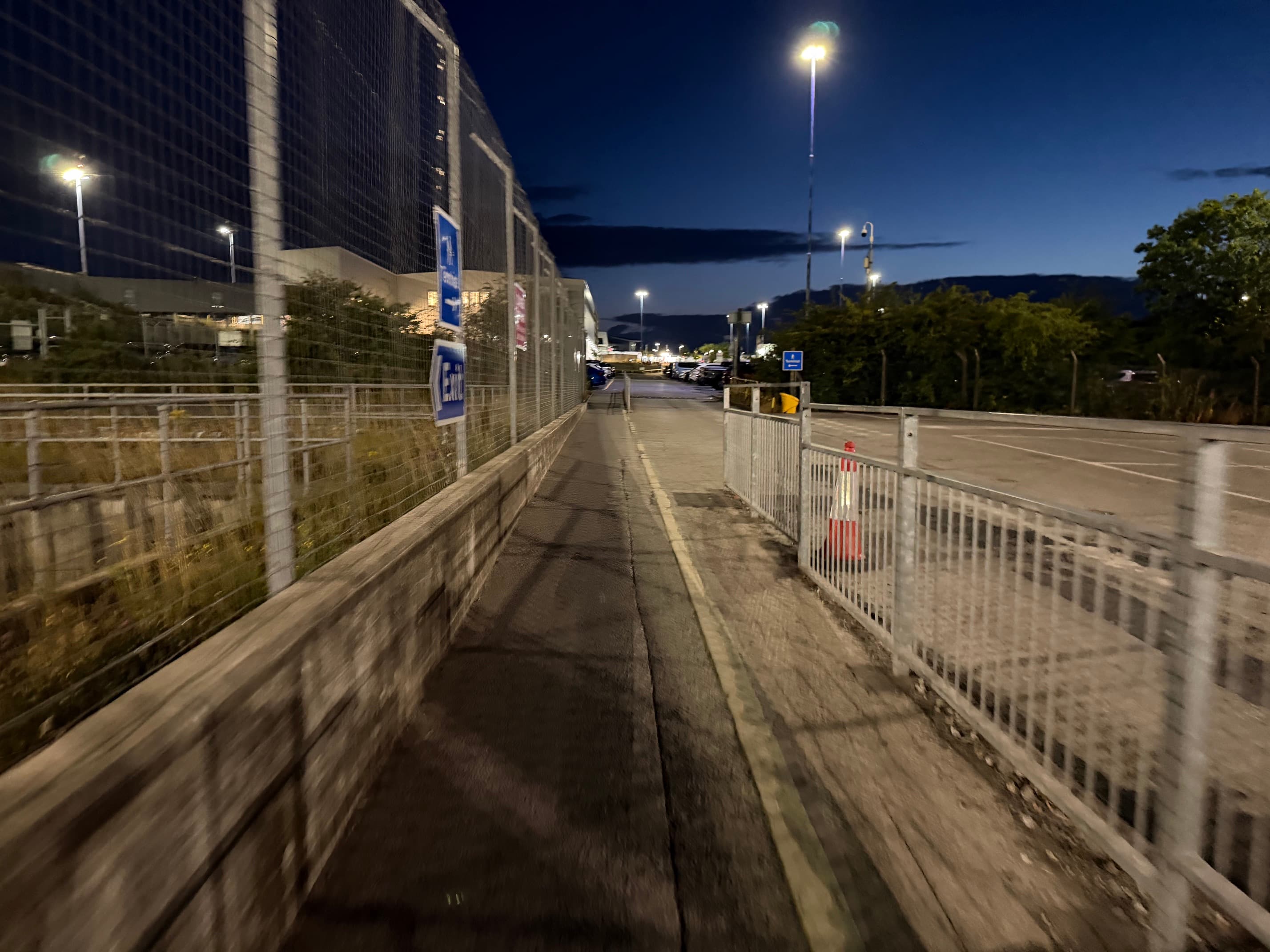 Beginning of the walking route from Mid Stay parking to Leeds Bradford Airport terminal